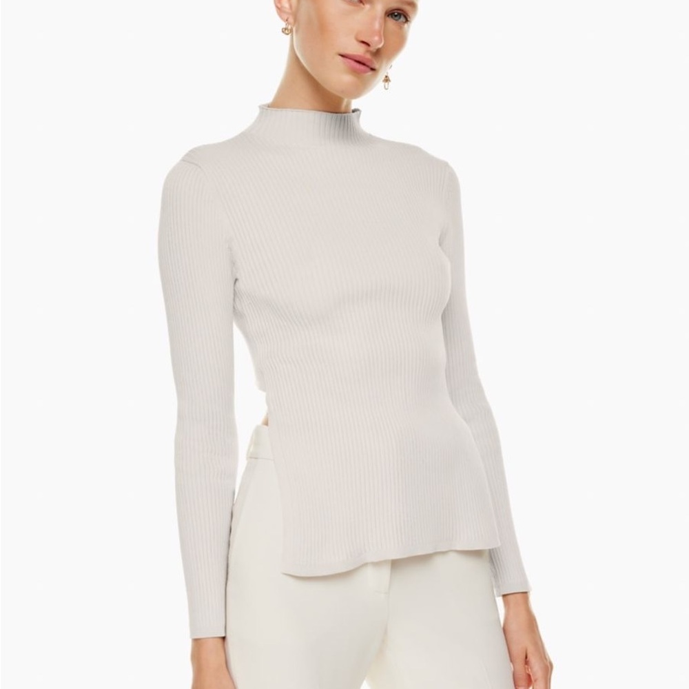 Aritzia sculpt knit Tie back long sleeve - Matte Pearl